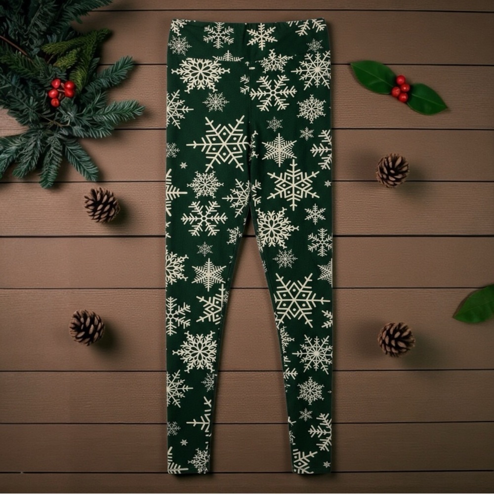 ❄️Holiday Snowflake Leggings S/M Green Christmas Print❄️Soft & Cozy NWT
